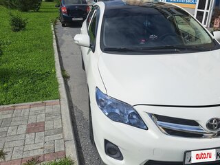 2013 Toyota Corolla X (E140, E150) Рестайлинг, белый, 760000 рублей, вид 3