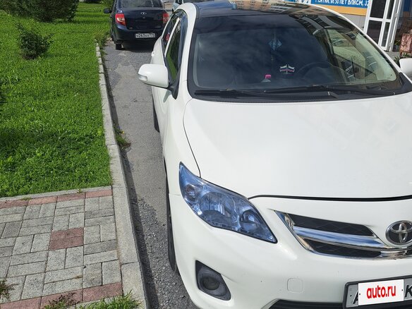 2013 Toyota Corolla X (E140, E150) Рестайлинг, белый, 760000 рублей - вид 2