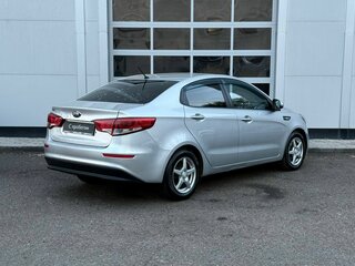 2015 Kia Rio 6-speed III, серебристый, 850000 рублей, вид 5