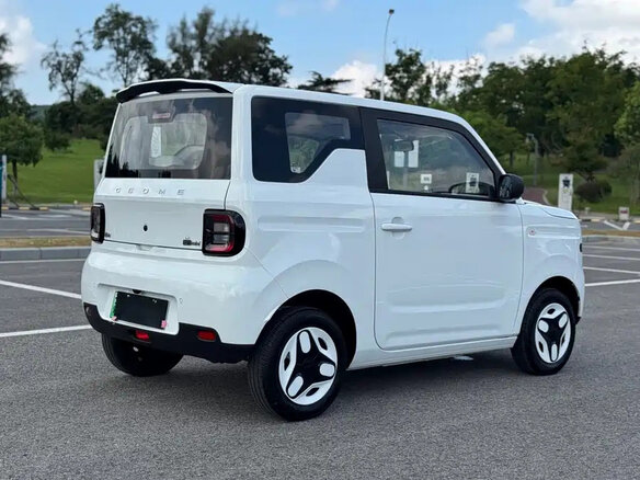 2025 Geely Panda I Рестайлинг, белый - вид 5