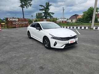 2021 Kia K5 III, белый, 2100000 рублей, вид 1