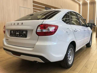 2026 Lada (ВАЗ) Granta I Рестайлинг, белый, 1131000 рублей, вид 4