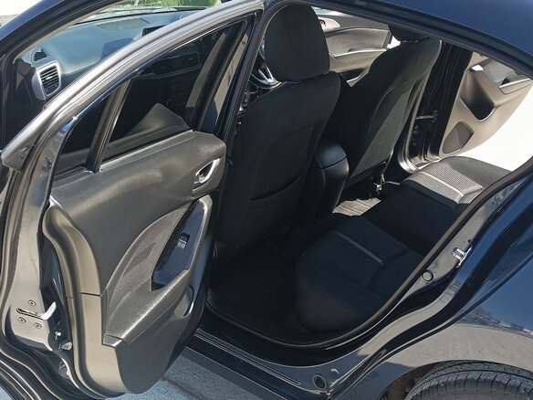 2017 Mazda Axela III Рестайлинг, синий, 1500000 рублей - вид 11