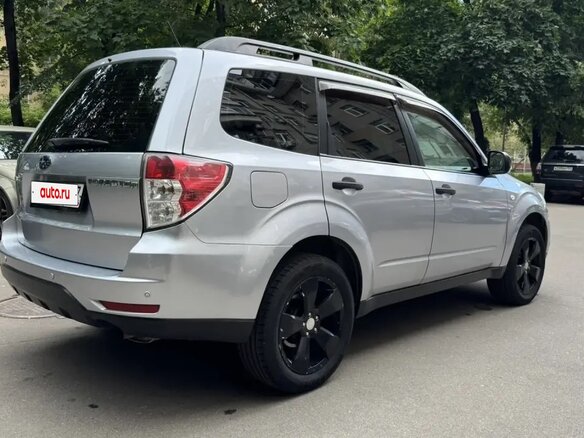 2011 Subaru Forester III Рестайлинг, серебристый, 1050000 рублей - вид 3