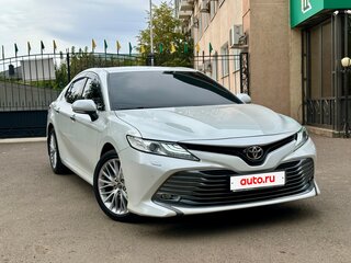 2019 Toyota Camry VIII (XV70), белый, 2899000 рублей, вид 3