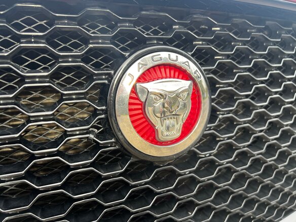 2019 Jaguar F-Pace I, красный, 3250000 рублей - вид 14