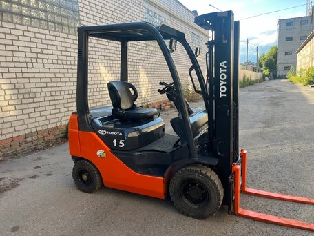 2011 Toyota 02-8FDF15, 755000 рублей, вид 4