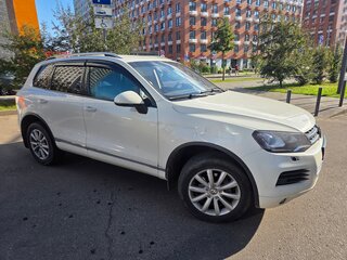 2010 Volkswagen Touareg II, белый, 2000000 рублей, вид 5
