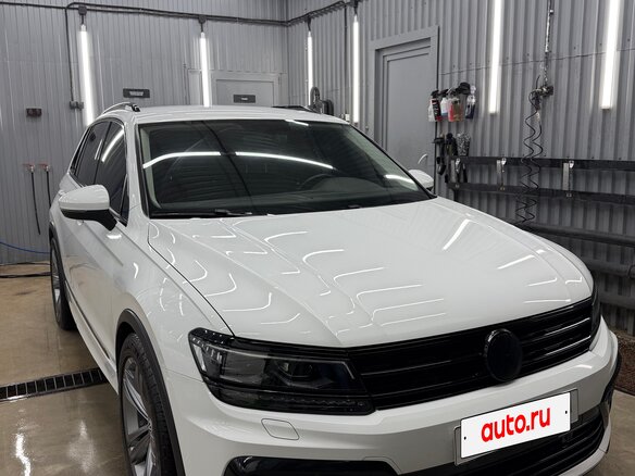 2018 Volkswagen Tiguan II, белый, 2800000 рублей - вид 3