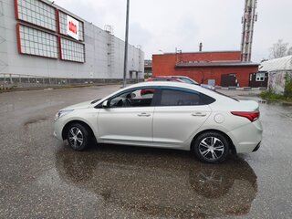 2018 Hyundai Solaris II, бежевый, 1240000 рублей, вид 4