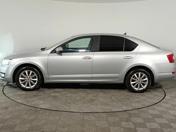 2017 Skoda Octavia III (A7), серебристый, 1240000 рублей - вид 3