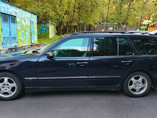 2000 Mercedes-Benz E-Класс 240 II (W210, S210) Рестайлинг, фиолетовый, 450000 рублей, вид 4