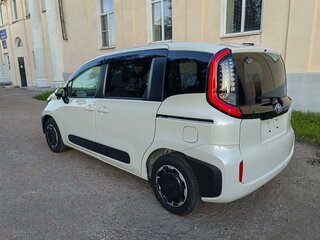 2023 Toyota Sienta III, белый, 1450000 рублей, вид 5