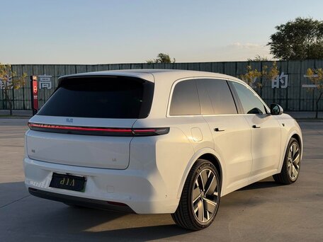 2025 Li Auto (Lixiang) L8 52.3 kWh I Рестайлинг, серый, 6685000 рублей, вид 3