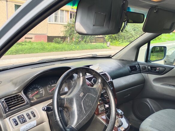 2003 Mitsubishi Space Wagon III, серый, 275000 рублей - вид 5