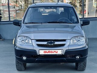 2013 Chevrolet Niva I Рестайлинг, серебристый, 539000 рублей, вид 3