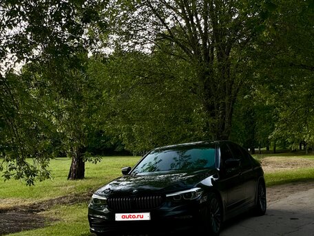 2017 BMW 5 серии 520d xDrive VII (G30/G31/G38), чёрный, 2650000 рублей, вид 3