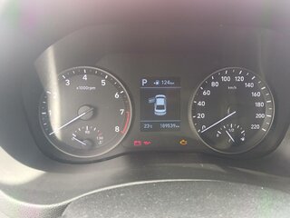 2018 Hyundai Solaris II, красный, 940000 рублей, вид 4