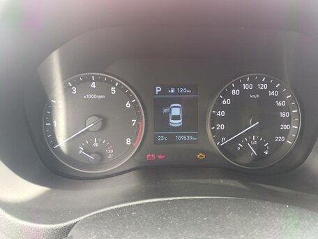 2018 Hyundai Solaris II, красный, 940000 рублей, вид 4