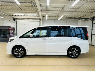2019 Honda Stepwgn Spada V Рестайлинг, белый, 2449900 рублей, вид 3