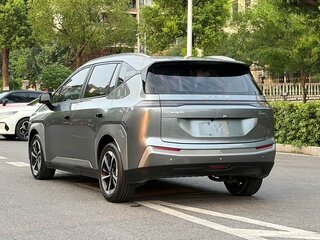 2024 Aion Y Plus 51.9 kWh, серый, 1830076 рублей, вид 4