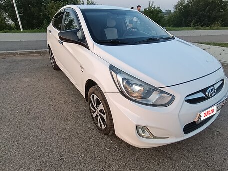 2011 Hyundai Solaris I, белый, 620000 рублей, вид 2