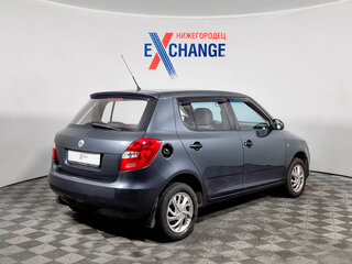 2010 Skoda Fabia II Рестайлинг, серый, 286000 рублей, вид 2