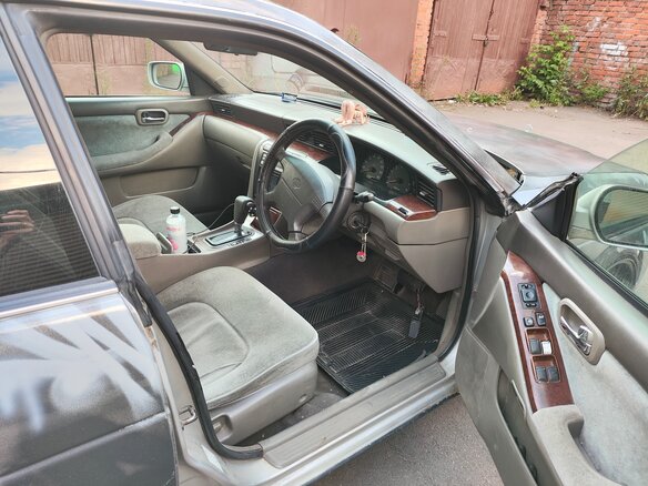 1998 Nissan Laurel VIII (C35), белый, 450000 рублей - вид 11