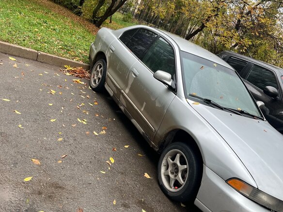 2002 Mitsubishi Galant VIII Рестайлинг, серебристый - вид 1