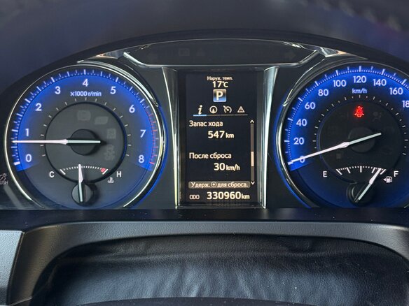 2017 Toyota Camry VII (XV50) Рестайлинг, чёрный, 2000000 рублей - вид 1