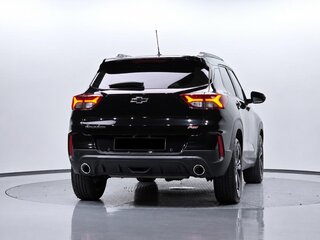 2022 Chevrolet TrailBlazer III, белый, 1750000 рублей, вид 2