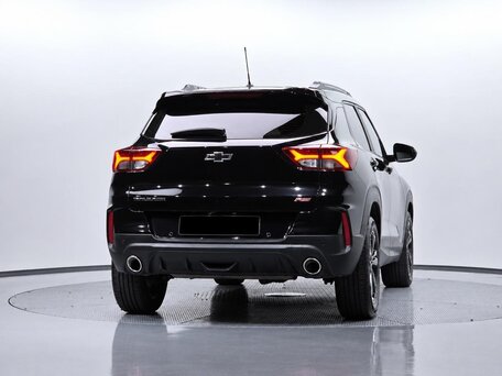 2022 Chevrolet TrailBlazer III, белый, 1750000 рублей, вид 2