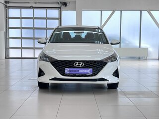 2021 Hyundai Solaris II Рестайлинг, белый, 1645000 рублей, вид 2