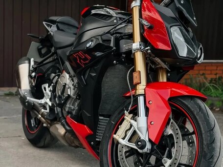 2018 BMW S 1000 R, красный, 900000 рублей, вид 4