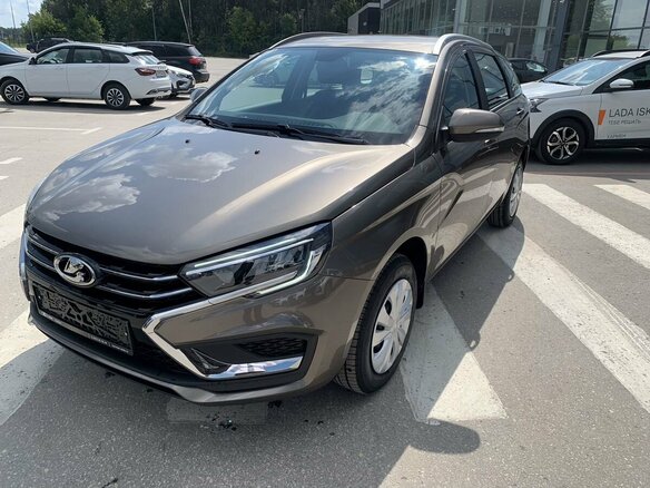 2026 Lada (ВАЗ) Vesta SW I Рестайлинг (NG), коричневый, 1830000 рублей