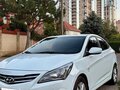 2016 Hyundai Solaris I Рестайлинг, белый, 1100000 рублей