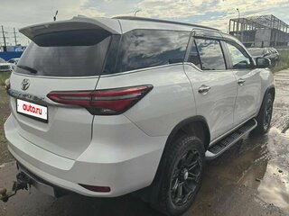 2021 Toyota Fortuner II Рестайлинг, белый, 5000000 рублей, вид 5