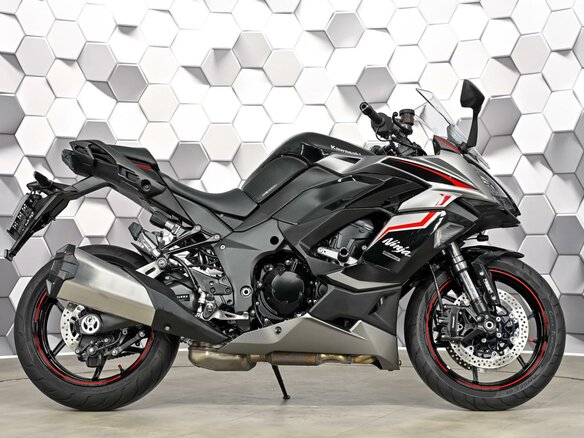 2024 Kawasaki Ninja 1000 SX, чёрный, 1279000 рублей - вид 2
