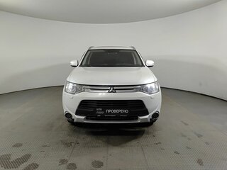 2014 Mitsubishi Outlander III Рестайлинг, белый, 2220000 рублей, вид 2