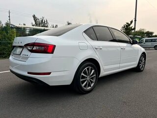 2022 Skoda Octavia III (A7) Рестайлинг, белый, 1590000 рублей, вид 4