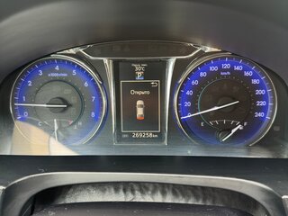 2016 Toyota Camry VII (XV50) Рестайлинг, белый, 2040000 рублей, вид 4