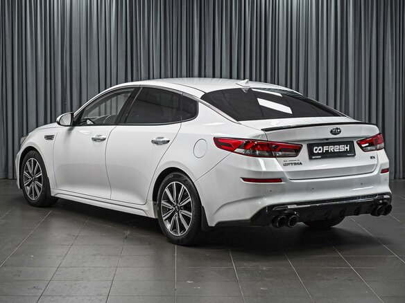 2019 Kia Optima IV Рестайлинг, белый - вид 1