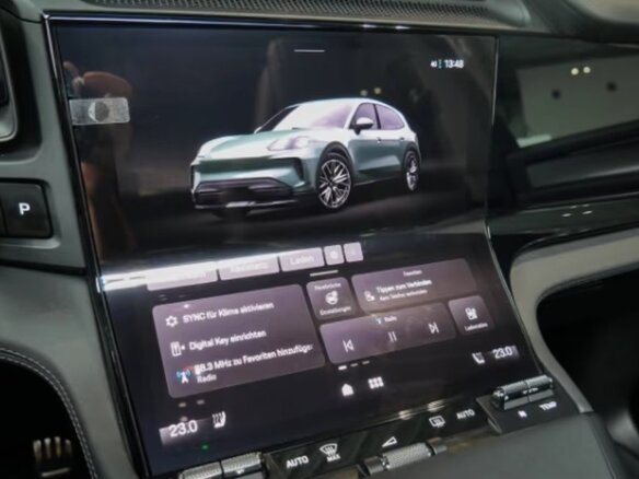 2026 Porsche Cayenne Electric IV, зелёный, 19990660 рублей - вид 8
