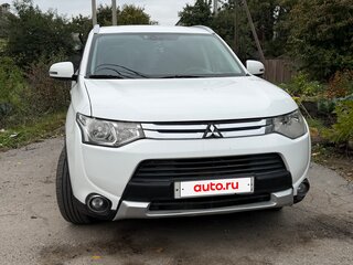 2014 Mitsubishi Outlander III Рестайлинг, белый, 1200000 рублей, вид 1