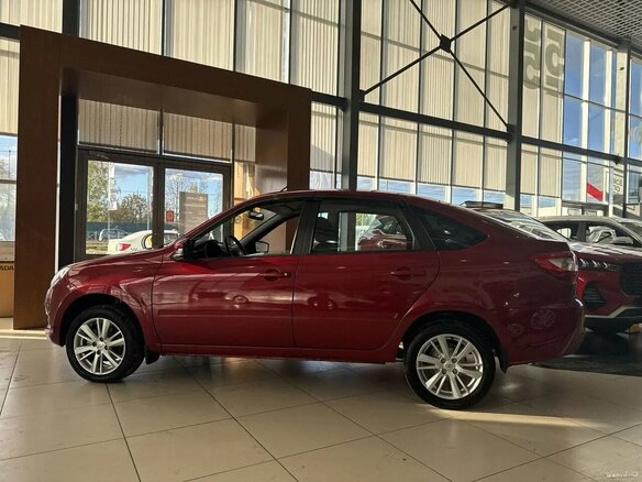 2025 Lada (ВАЗ) Granta I Рестайлинг, красный, 1067000 рублей - вид 3