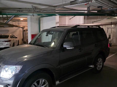 2015 Mitsubishi Pajero IV Рестайлинг 2, серый, 3990000 рублей, вид 3