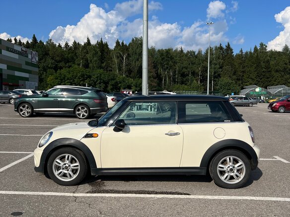2012 Mini Hatch Cooper II (R56) Рестайлинг, белый, 950000 рублей - вид 5