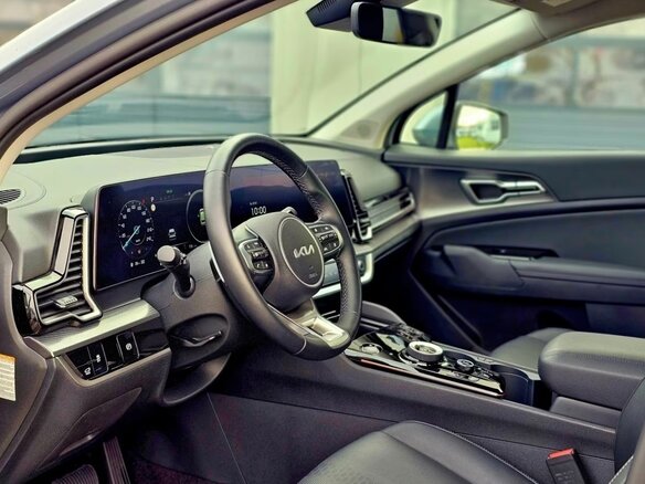 2023 Kia Sportage SWB V, серый - вид 2