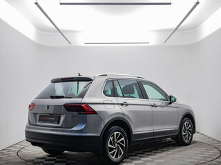 2018 Volkswagen Tiguan II, серебристый, 2437000 рублей, вид 5