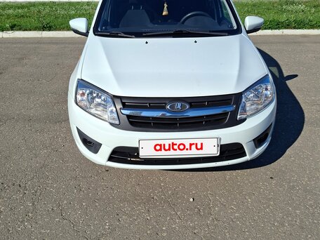 2015 Lada (ВАЗ) Granta I, белый, 380000 рублей, вид 1